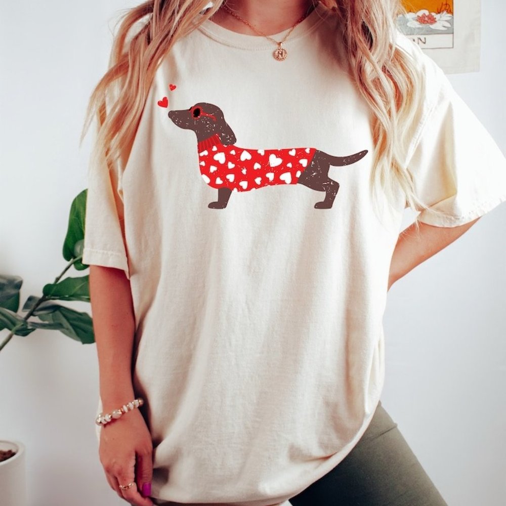 Dachshund mama Shirt, Dog Mama Valentines Day Gift